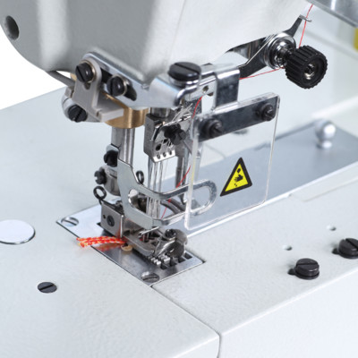GK1500D-01 Промышленная швейная машина Typical (комплект: голова+стол)4